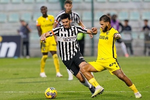 Famalicão e Portimonense dividem pontos e mantêm segurança na tabela classificativa
