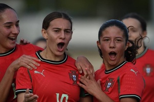 Crónica: Portugal bate Kosovo na corrida ao Europeu feminino de sub-17