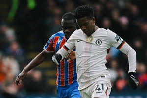 Chelsea entra no top-4, Aston Villa vence e segue em terceiro
