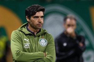 Palmeiras falha frente ao Corinthians e complica passagem na Taça do Brasil