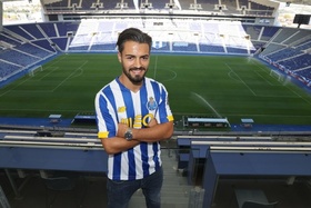FC Porto: Defesa Carraça termina ligação com o clube