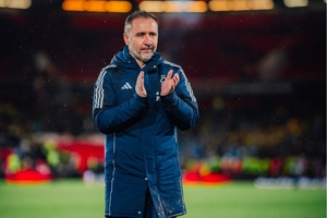 Nottingham Forest de Vitor Pereira avança na Liga Europa apesar de derrota frente ao Fenerbahçe