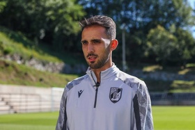 Gil Lameiras critica falta de consistência do Vitória no empate com o AVS