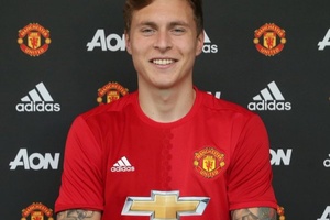 Mourinho diz que Lindelof tem grande talento e augura-lhe futuro brilhante