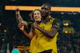 Borussia Dortmund regressa aos triunfos em Colónia