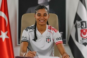 Lara Pintassilgo vive "normalidade" no Besiktas apesar de tensão