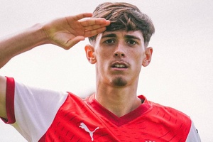 Vicens convoca três jovens da equipa B para jogo decisivo na Liga Europa