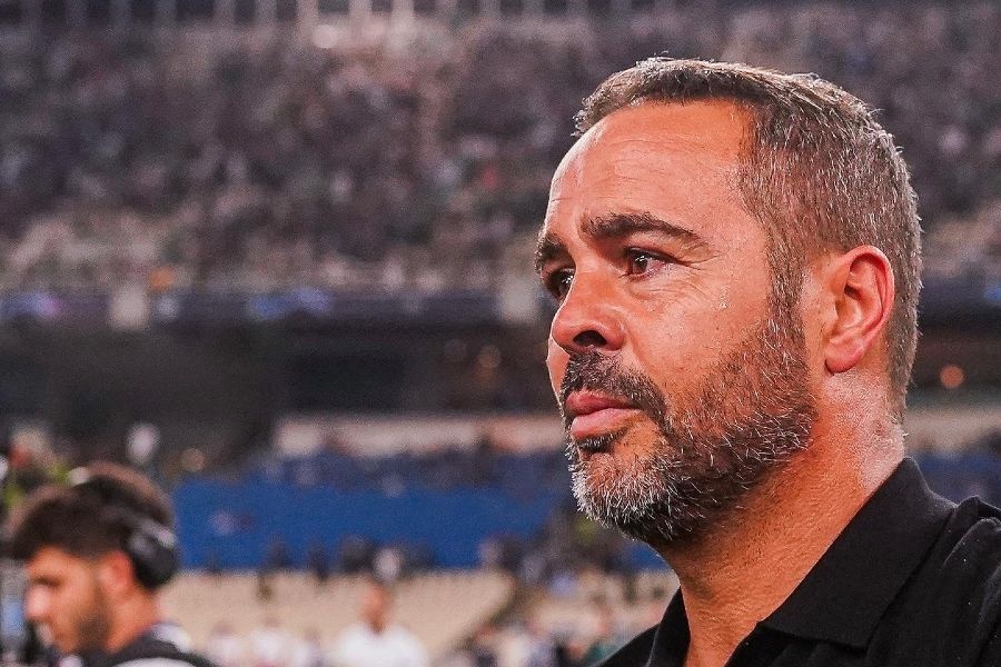 Artur Jorge: "Queria ser eu a estar lá em cima, a ver os meus jogadores lá em cima"