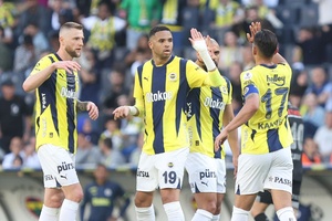 Jogadores do Fenerbahçe condenados a prisão por agressão a dirigente do Galatasaray