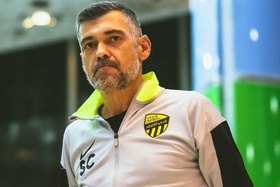 Al Ittihad, de Sérgio Conceição, chega à quarta vitória seguida na Liga saudita