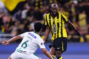 Al Ittihad, de Conceição, cede empate tardio ao Al Fateh, de José Gomes
